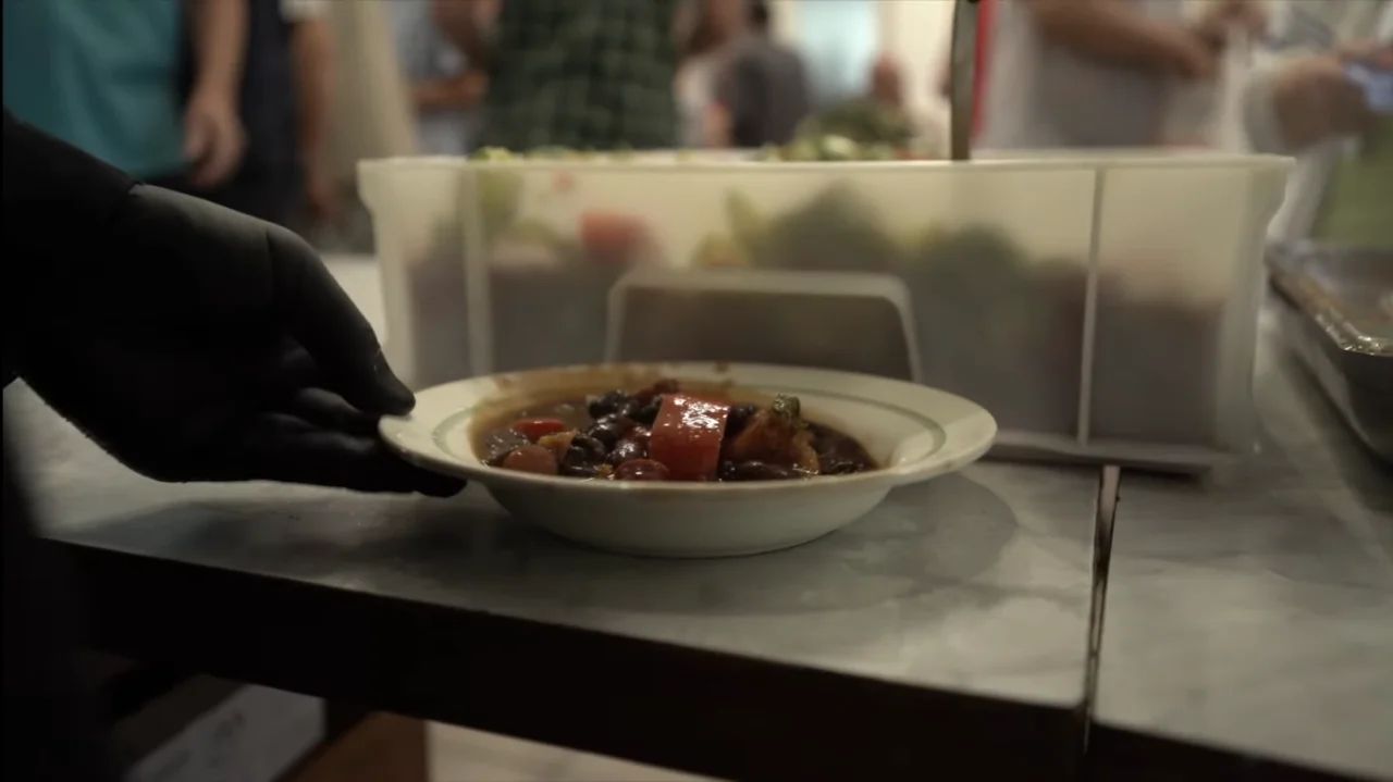 Ця соковита й ароматна печеня має всі шанси стати вашою улюбленою стравою із мяса!