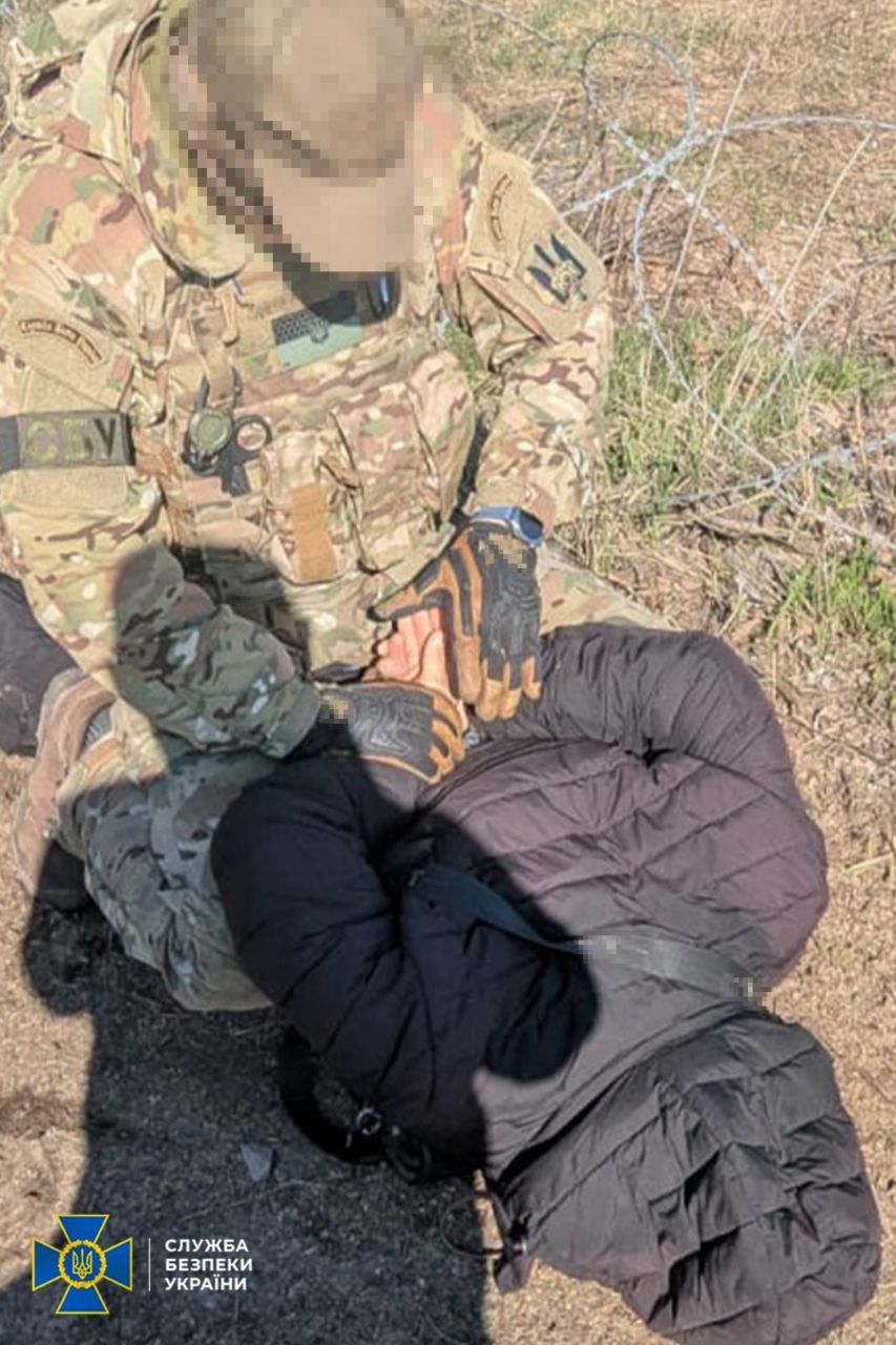 Готовили прорыв ДРГ: СБУ в Сумской области задержала двух российских агентов 2
