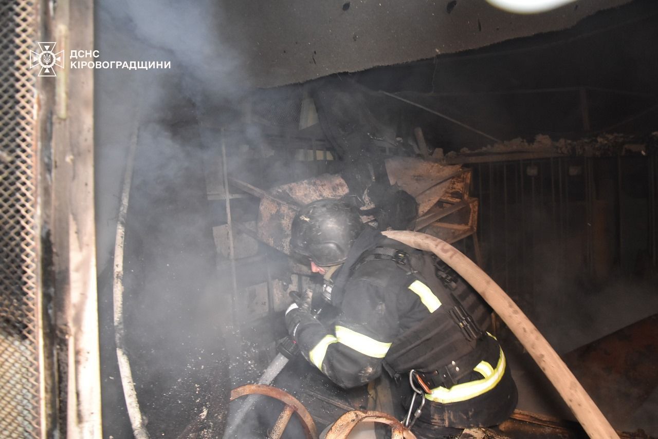 Росія атакувала Кам'янське та Кропивницький: спалахнули пожежі, є постраждалі 1