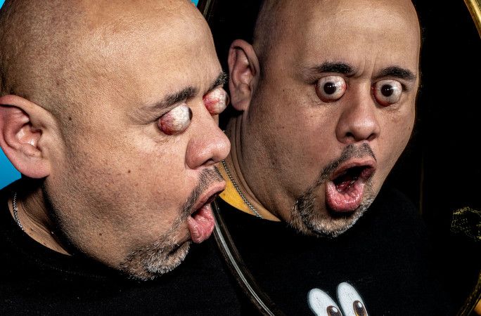 Вільямс біля дзеркала.  Вільямс біля дзеркала.