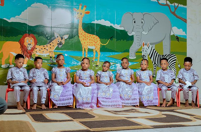 Девять детишек-близнецов из Мали.