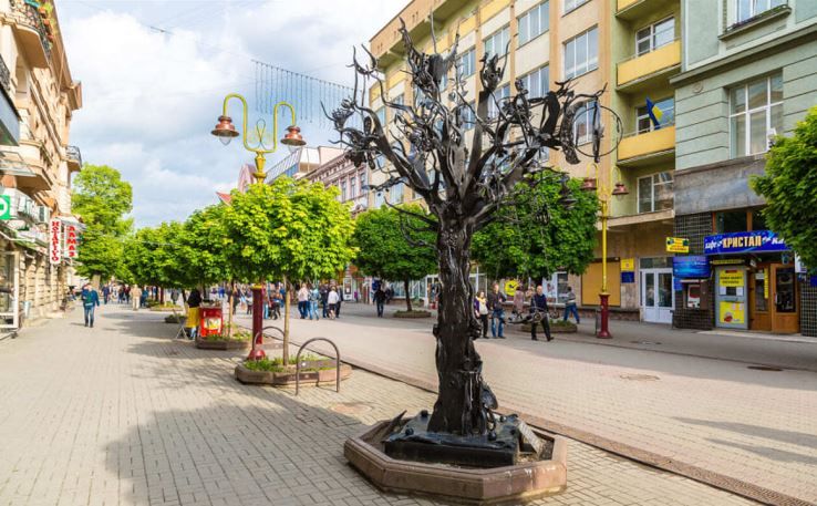 Ивано-Франковск отмечает день города в день получения Магдебургского права – 7 мая: город основан в 1662 году.