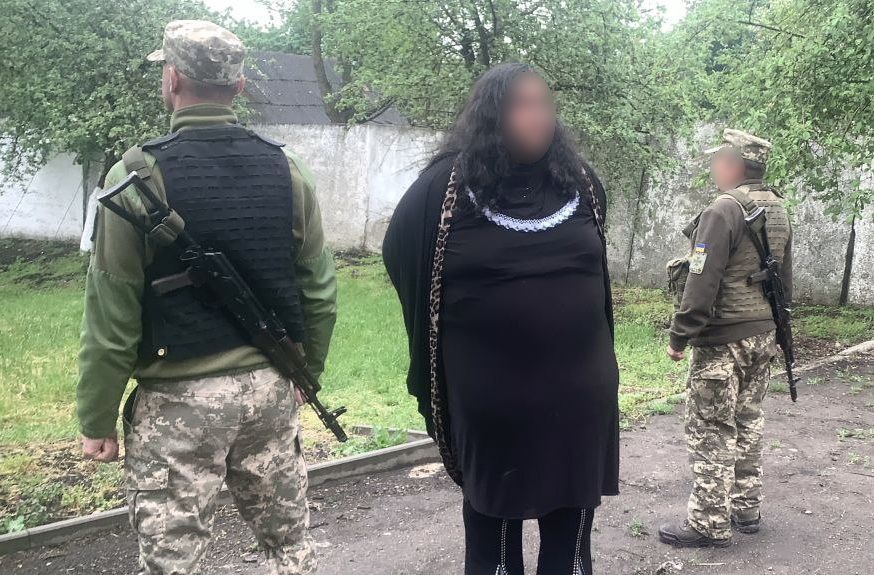На границе с Молдовой уклоняющийся притворился женщиной, хотя по паспорту - Василий 1
