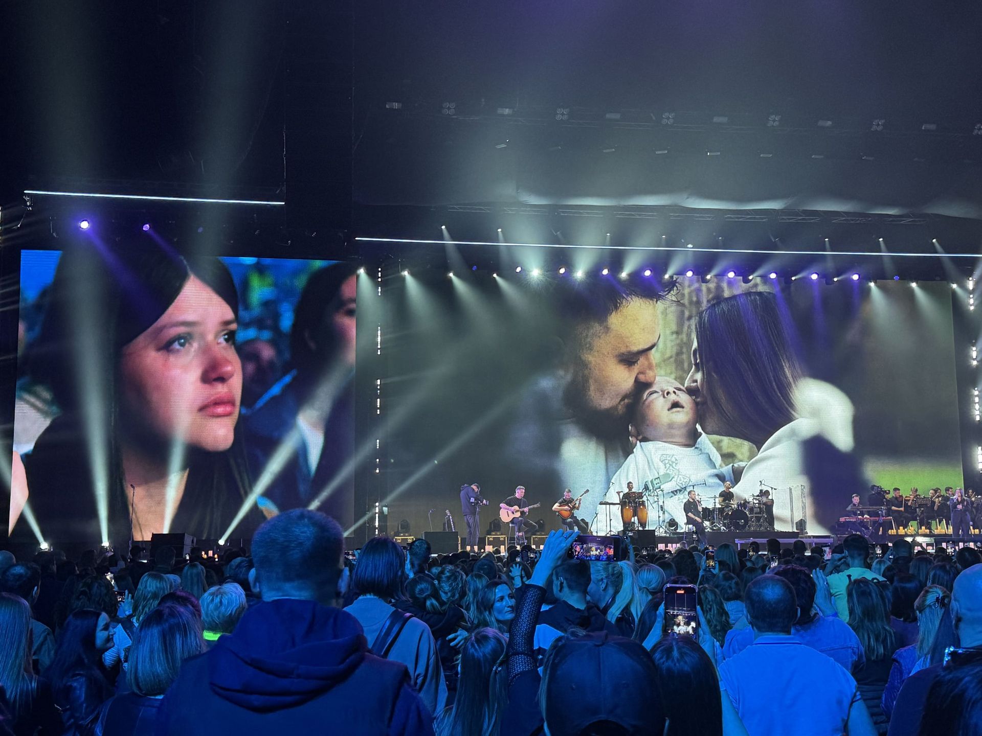 Очень трогательным моментом концерта стала песня «Якби».