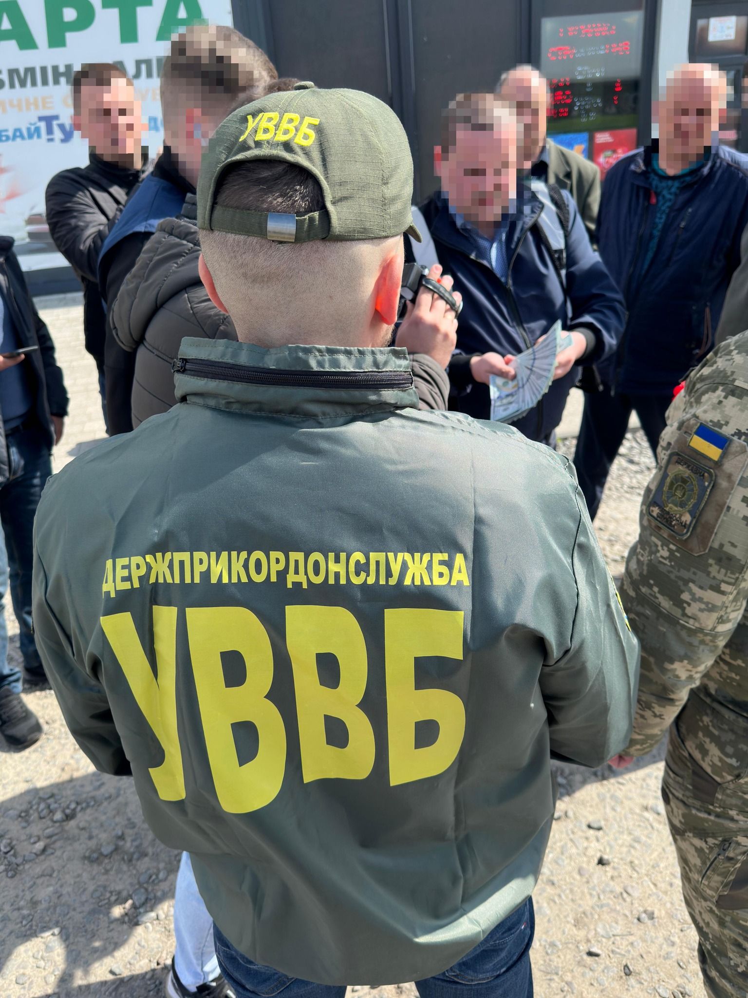 Не фартонуло! Ухилянт пропонував 6000 доларів за виїзд до Польщі, але прикордонник виявився чесним 2