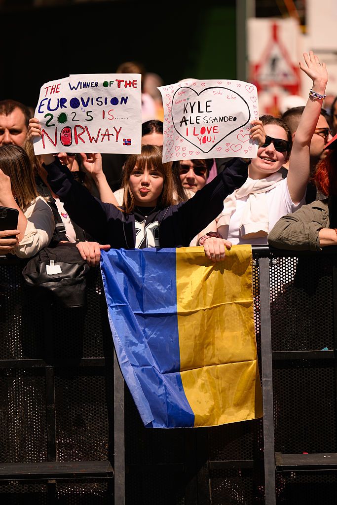 На заході було чимало українських прапорів. Фото: Getty Images На заході було чимало українських прапорів. Фото: Getty Images