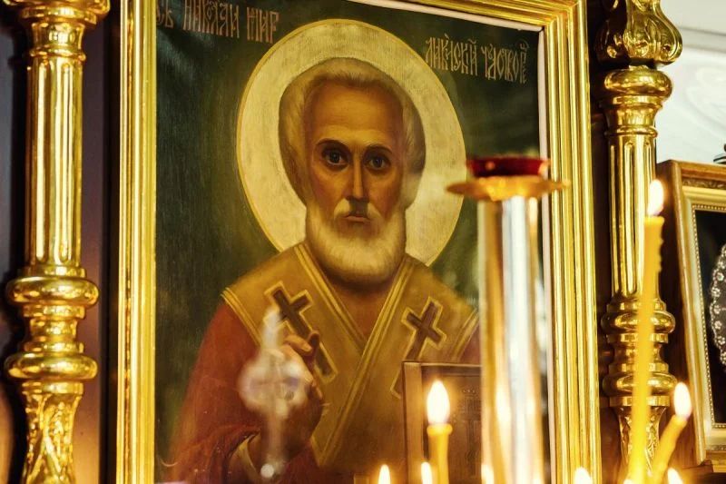 Собори названі - вселенськими, бо на них були присутні єпископи з усього християнського світу.