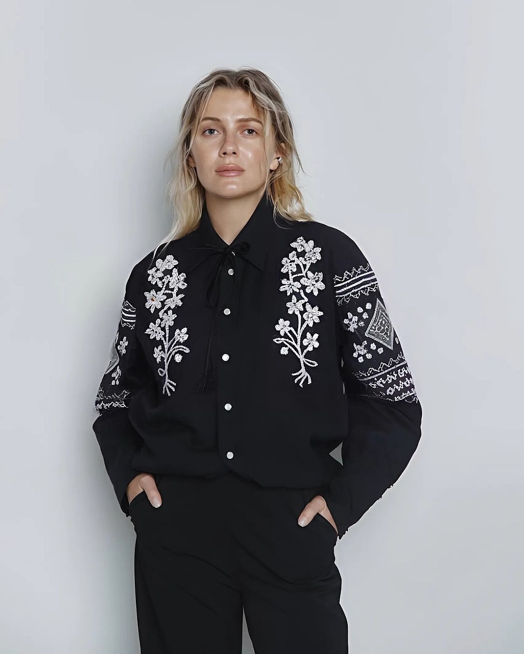 Співачка KOLA