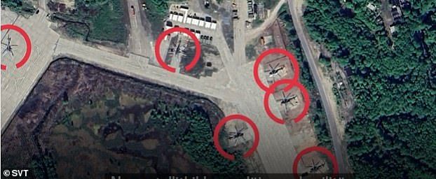 Гелікоптери зображені вздовж злітно-посадкової смуги на авіабазі Північноморськ-2 Гелікоптери зображені вздовж злітно-посадкової смуги на авіабазі Північноморськ-2