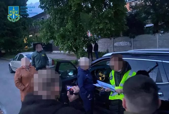 У Вінниці вчителька ліцею намагалася вивезти ухилянта за кордон за $16 тисяч: їй загрожує до 9 років тюрми 2