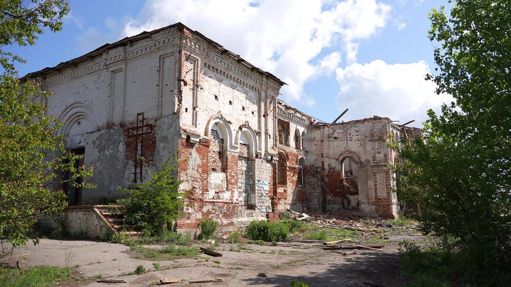Война уже в Днепропетровской области: Общественное показало разрушение в Новопавловке - там уничтожен старинный собор 1