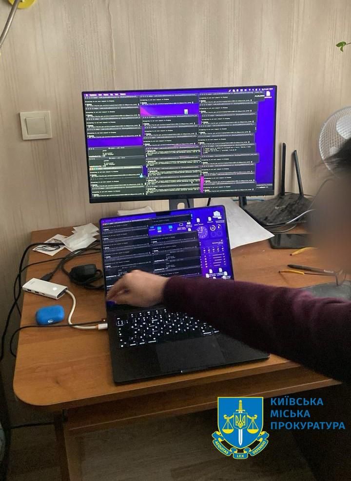 Кіберзлочинець з Київщини хакнув сервіс-центри МВС по всій країні та заробив тисячі долларів 1