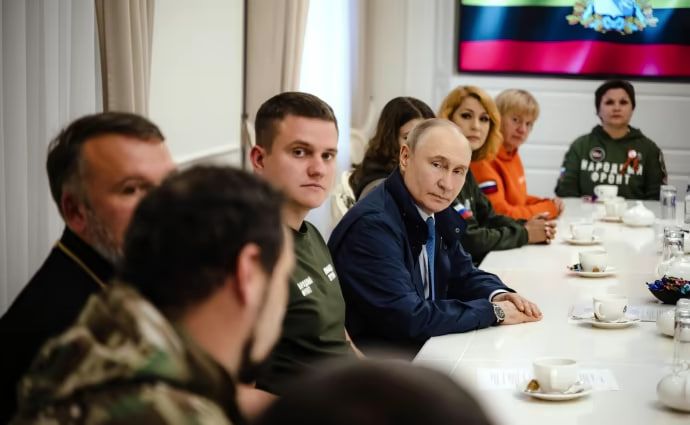 Фото з сайту Кремля. Де вони зроблені - незрозуміло Фото з сайту Кремля. Де вони зроблені - незрозуміло