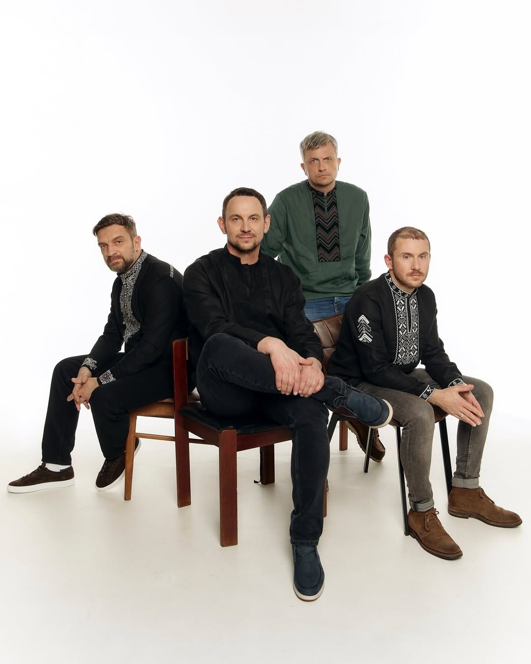 Валерій Харчишин та музиканти гурту "Друга ріка".