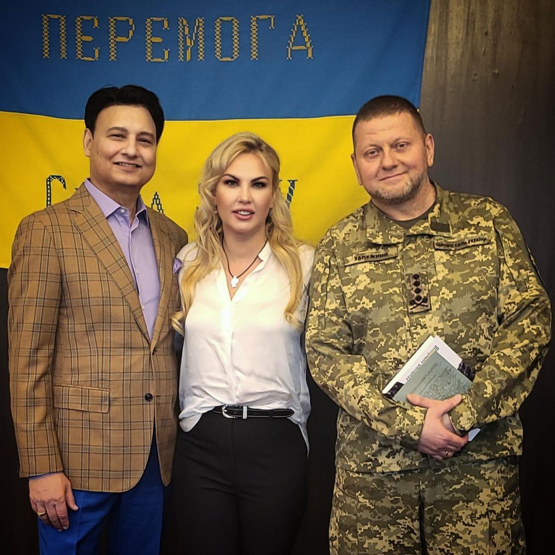 Камалія з ексчоловіком та Валерієм Залужним Камалія з ексчоловіком та Валерієм Залужним