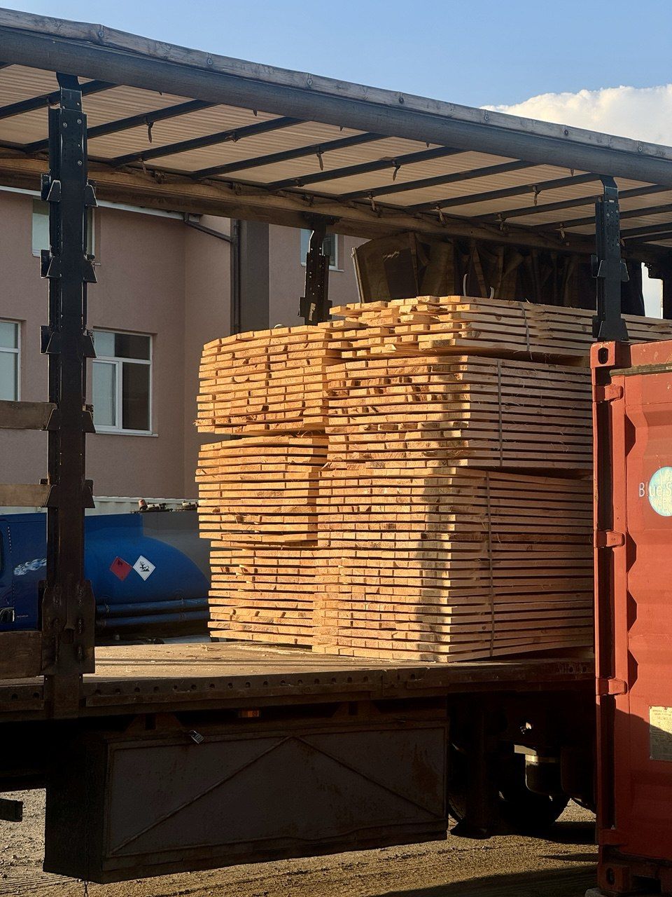 Зростає попит: де вигідно купити пиломатеріали в Україні 1