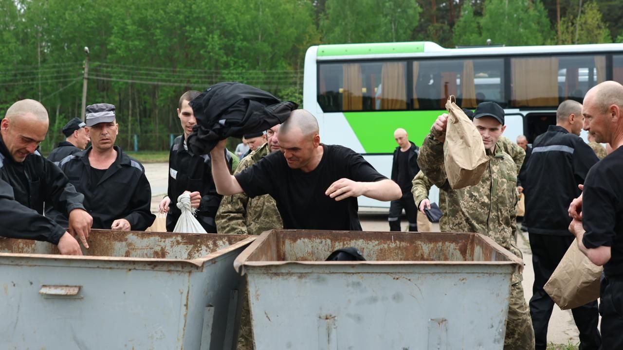 Україна повернула ще 303 своїх захисників: третій етап великого обміну полоненими заершено 2