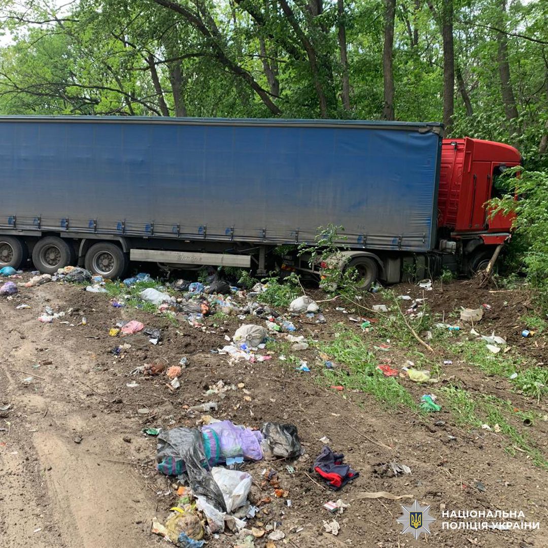На Харківщині сталася жахлива ДТП: загинула трирічна дитина, а винуватець скоїв самогубство 1