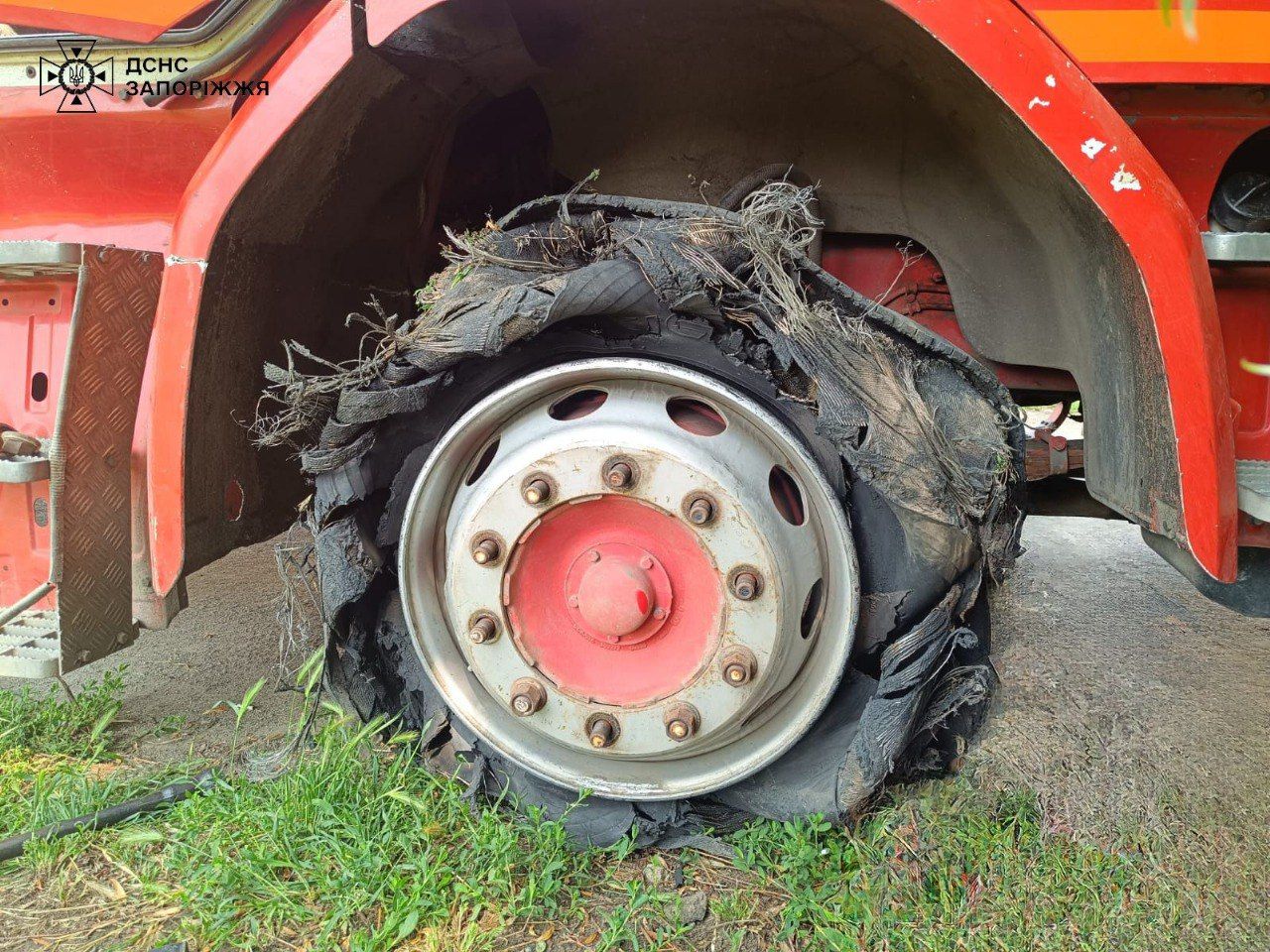 Ушкоджень зазнала автівка ДСНС Ушкоджень зазнала автівка ДСНС