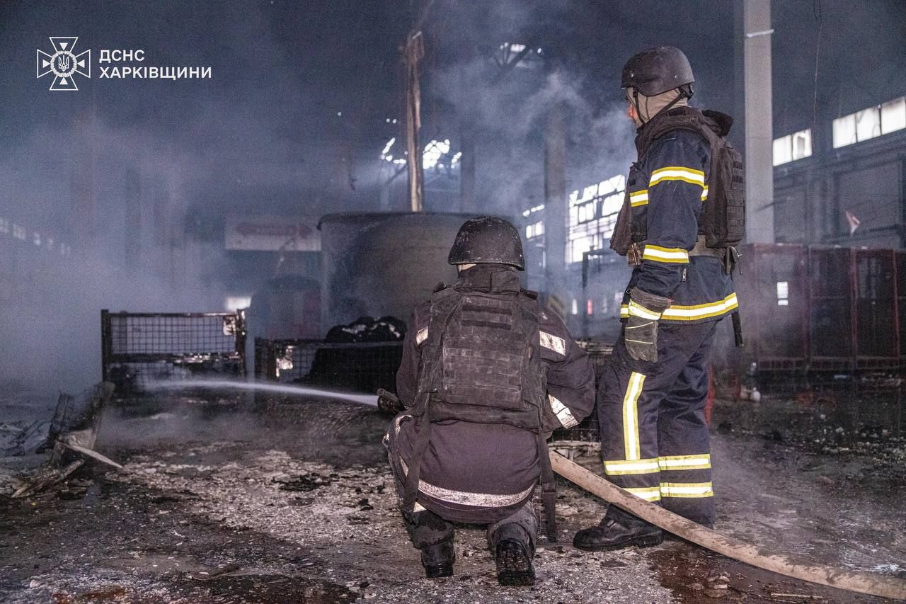 Последствия удара по почтовому терминалу Последствия удара по почтовому терминалу