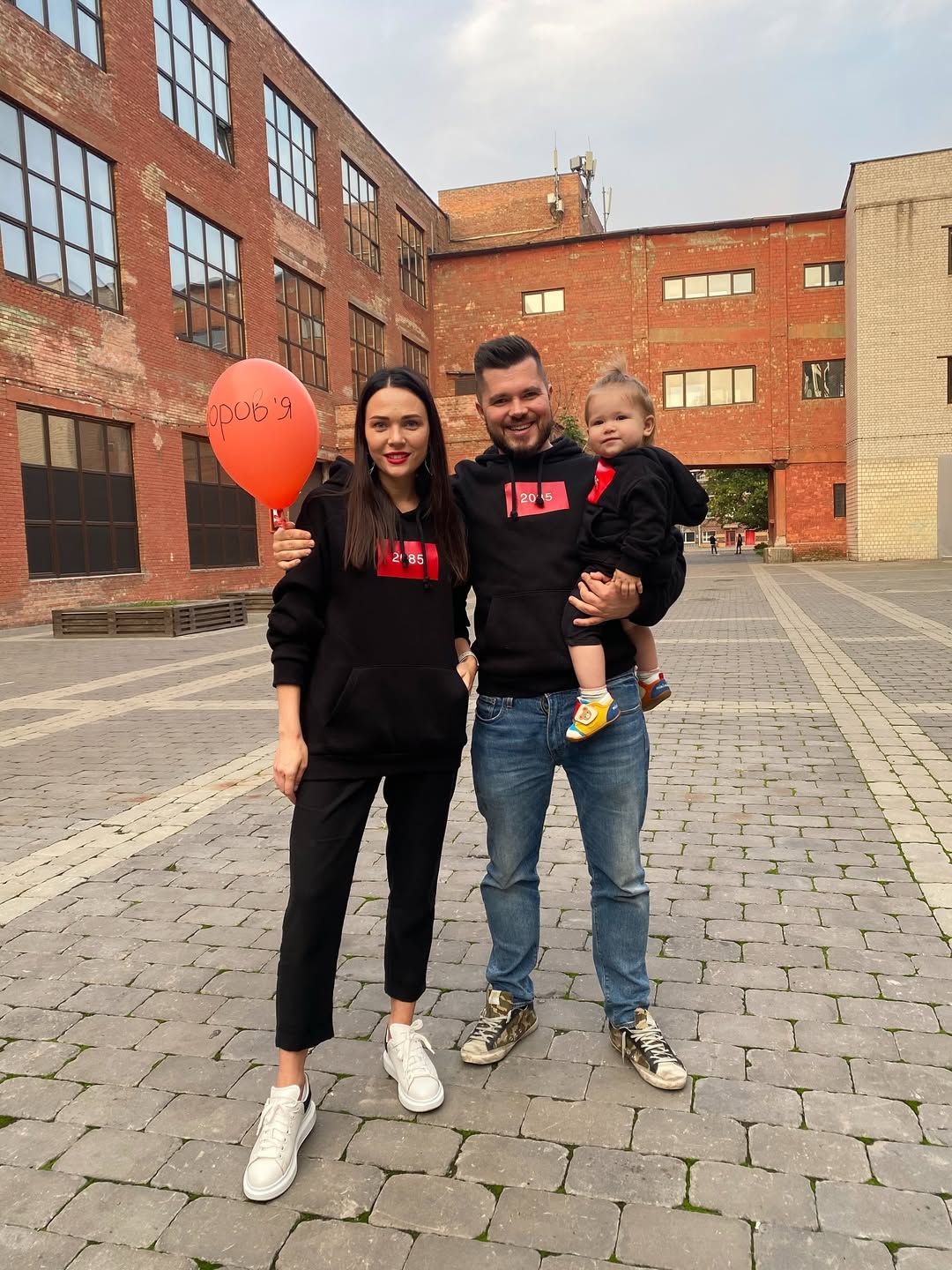 Леся Матвеева и Валерий Созановский с дочерью Леся Матвеева и Валерий Созановский с дочерью