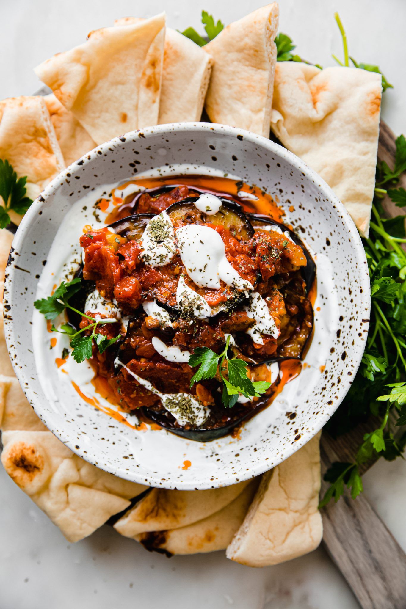 Йогурт можна замінити сметаною або несолодким кефіром. Борані Банджан - афганська страва з баклажанів - для Анджеліни Джолі 2