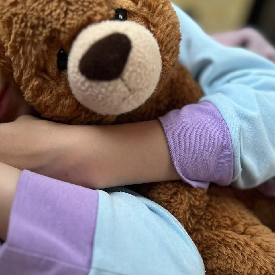 Кравець показала іграшку молодшої доньки Кравець показала іграшку молодшої доньки