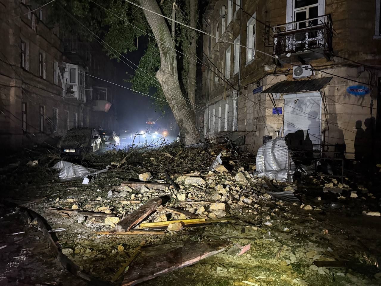 Наслідки удара по Одесі вночі 10 червня. 