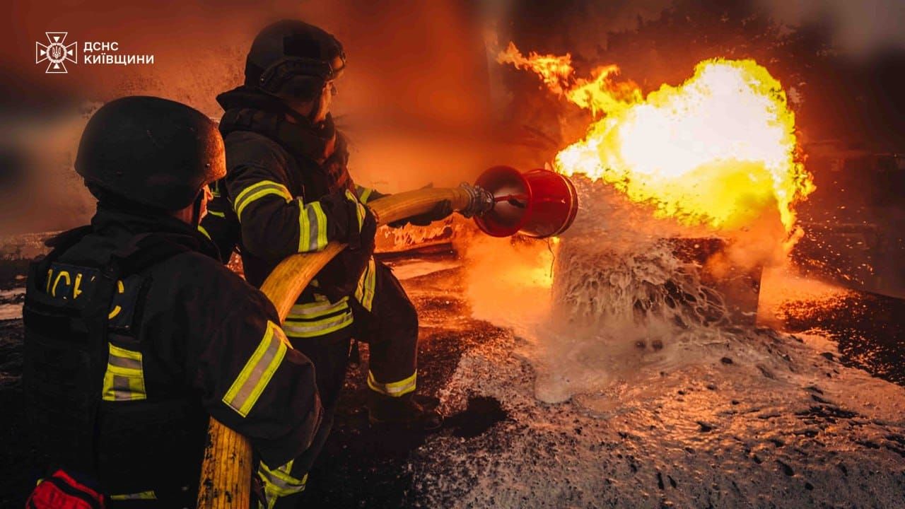 Спасатели ликвидируют пожары