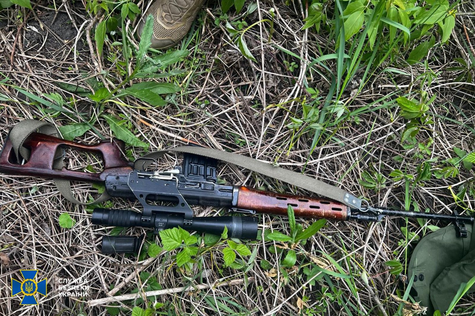 Продавали трофейну зброю з поштовою доставкою: СБУ з Нацполіцією здійснили гучні затримання у Дніпрі та ще трьох регіонах 4