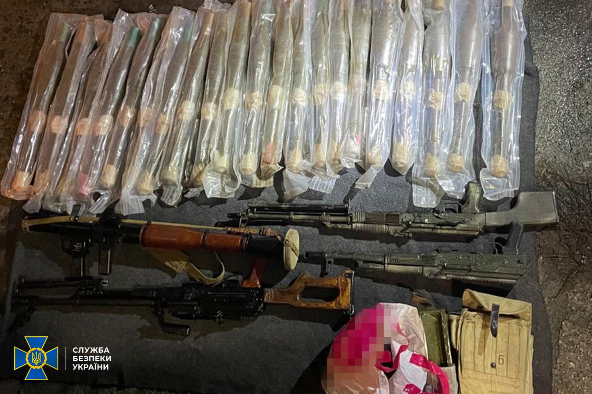 Продавали трофейну зброю з поштовою доставкою: СБУ з Нацполіцією здійснили гучні затримання у Дніпрі та ще трьох регіонах 3