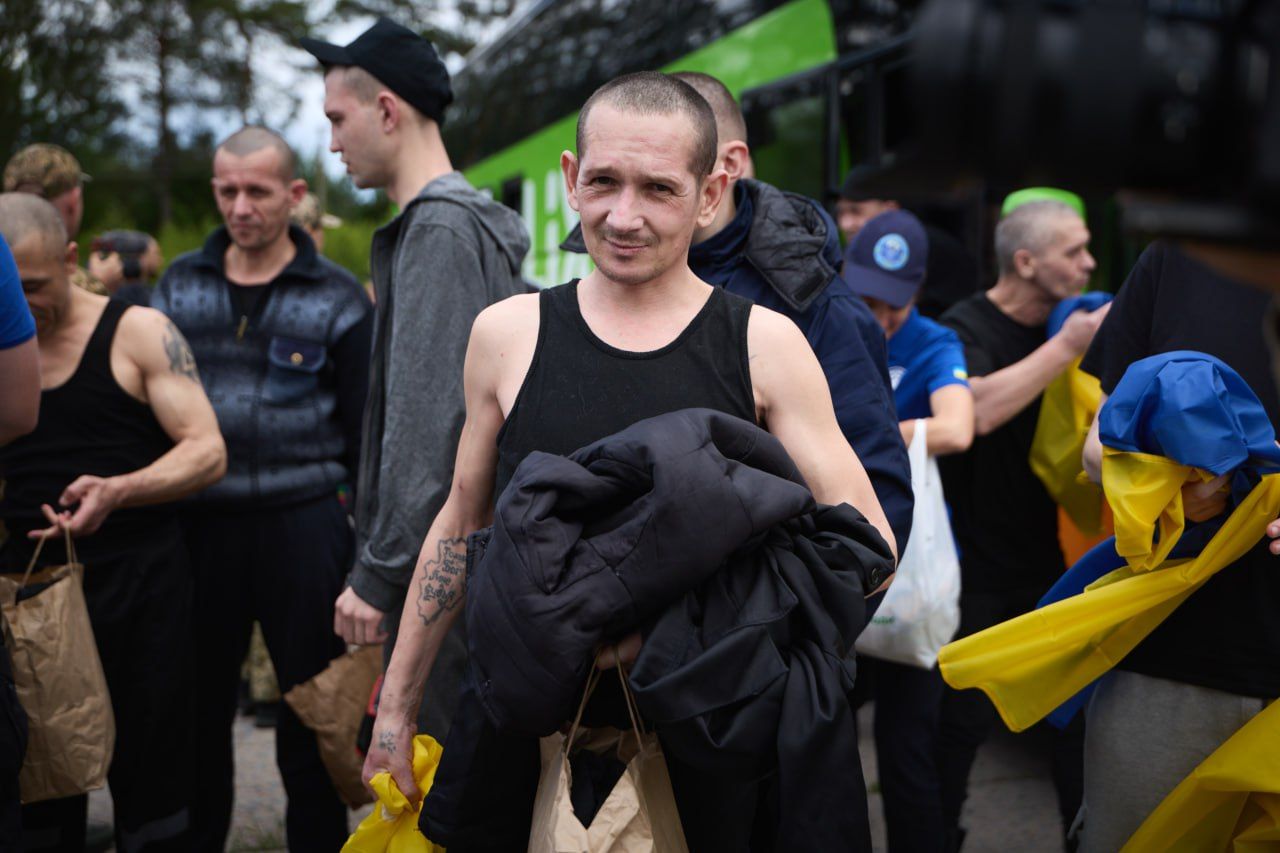 Серед звільнених з полону - захисники Маріуполя Серед звільнених з полону - захисники Маріуполя