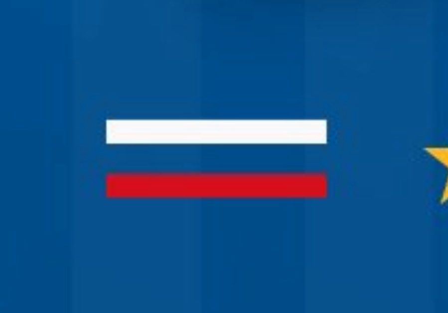 Пентагон привітав американців з днем прапора США російським триколором 1