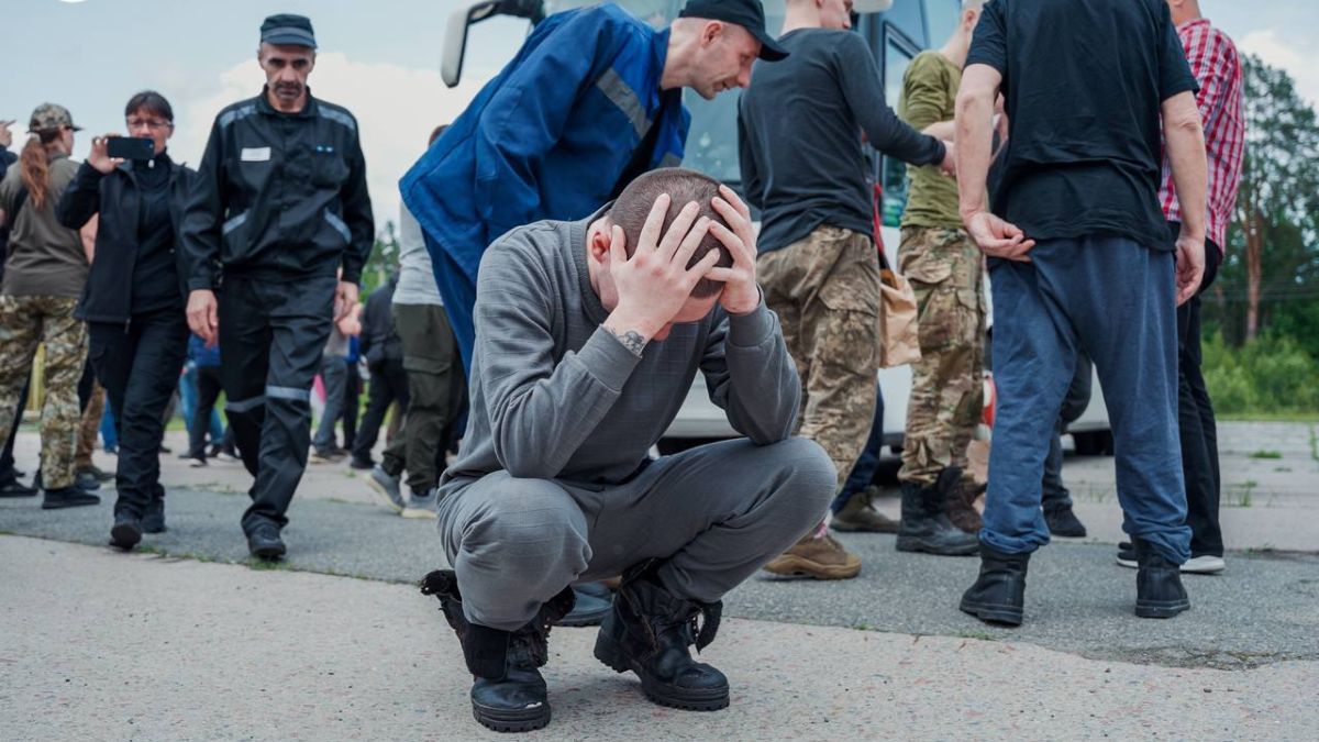 Повернення з полону Фото: Офіс Омбудсмана