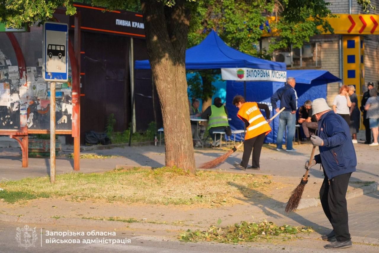 Життя в місті після нічної атаки Життя в місті після нічної атаки