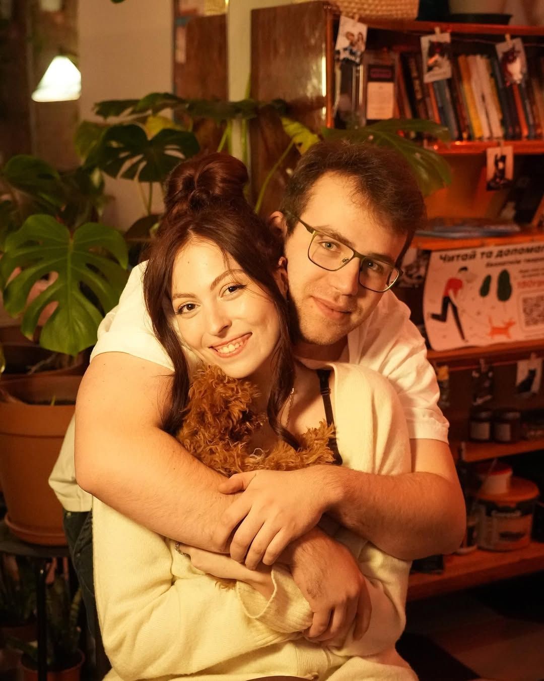 Со своим парнем Никитой Маша Полякова живет вместе уже три месяца в квартире своей бабушки Со своим парнем Никитой Маша Полякова живет вместе уже три месяца в квартире своей бабушки