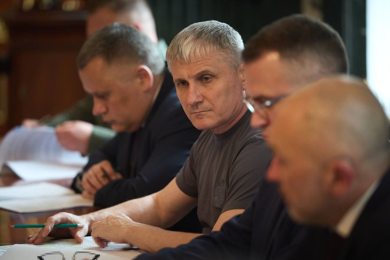 ЕС будет ужесточать санкции против РФ ЕС будет ужесточать санкции против РФ