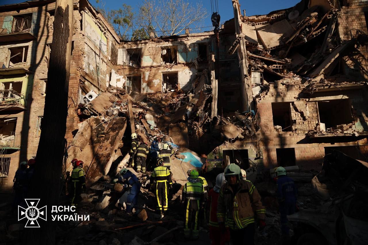 Приліт по будинку в Києві Приліт по будинку в Києві