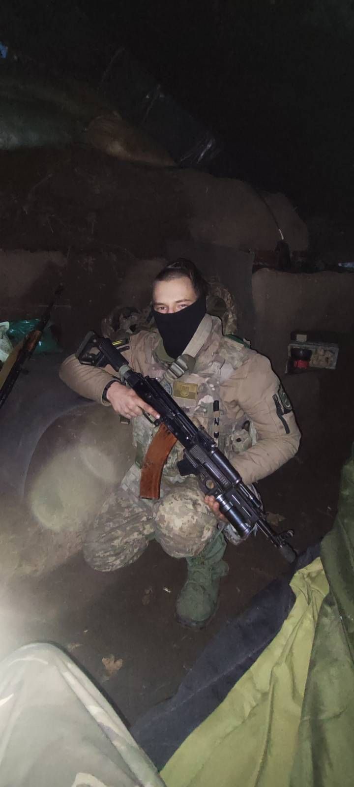 Сын гитариста ВВ Евгения Рогачевского Максим вступил в ряды ВСУ вместе с отцом. Сын гитариста ВВ Евгения Рогачевского Максим вступил в ряды ВСУ вместе с отцом.
