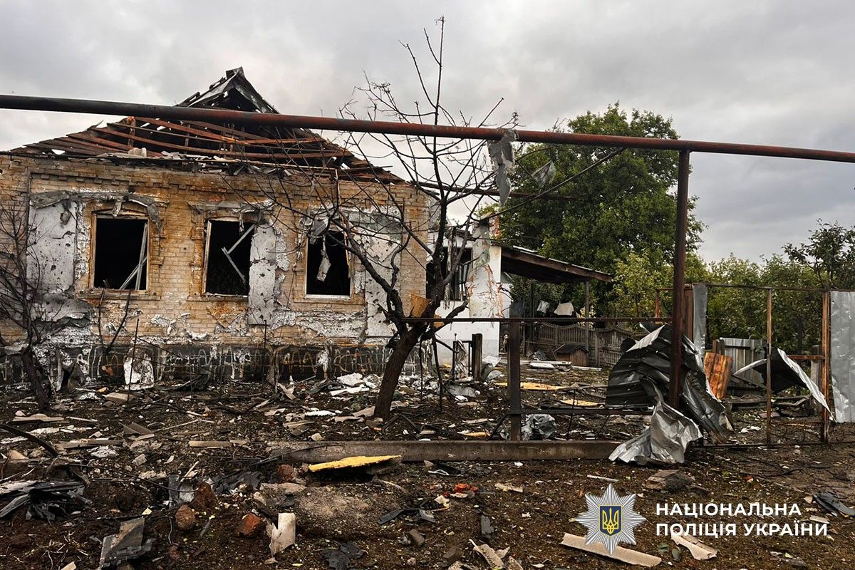 Поліція закликає людей евакуюватися Поліція закликає людей евакуюватися