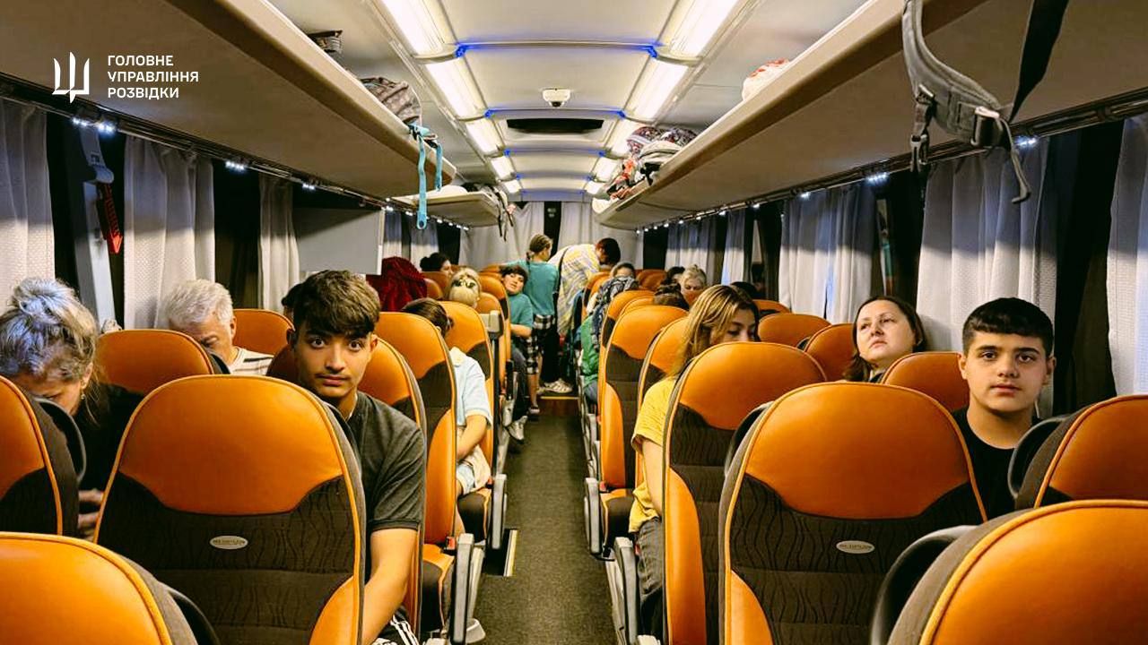 Добирались и автобусом, и самолетом