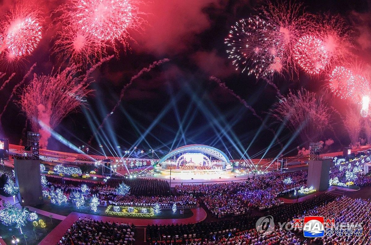 У Північній Кореї відкрили "мега-курорт" для росіян: поруч з готелями та ресторанами Кім Чен Ин запускає ракети 1