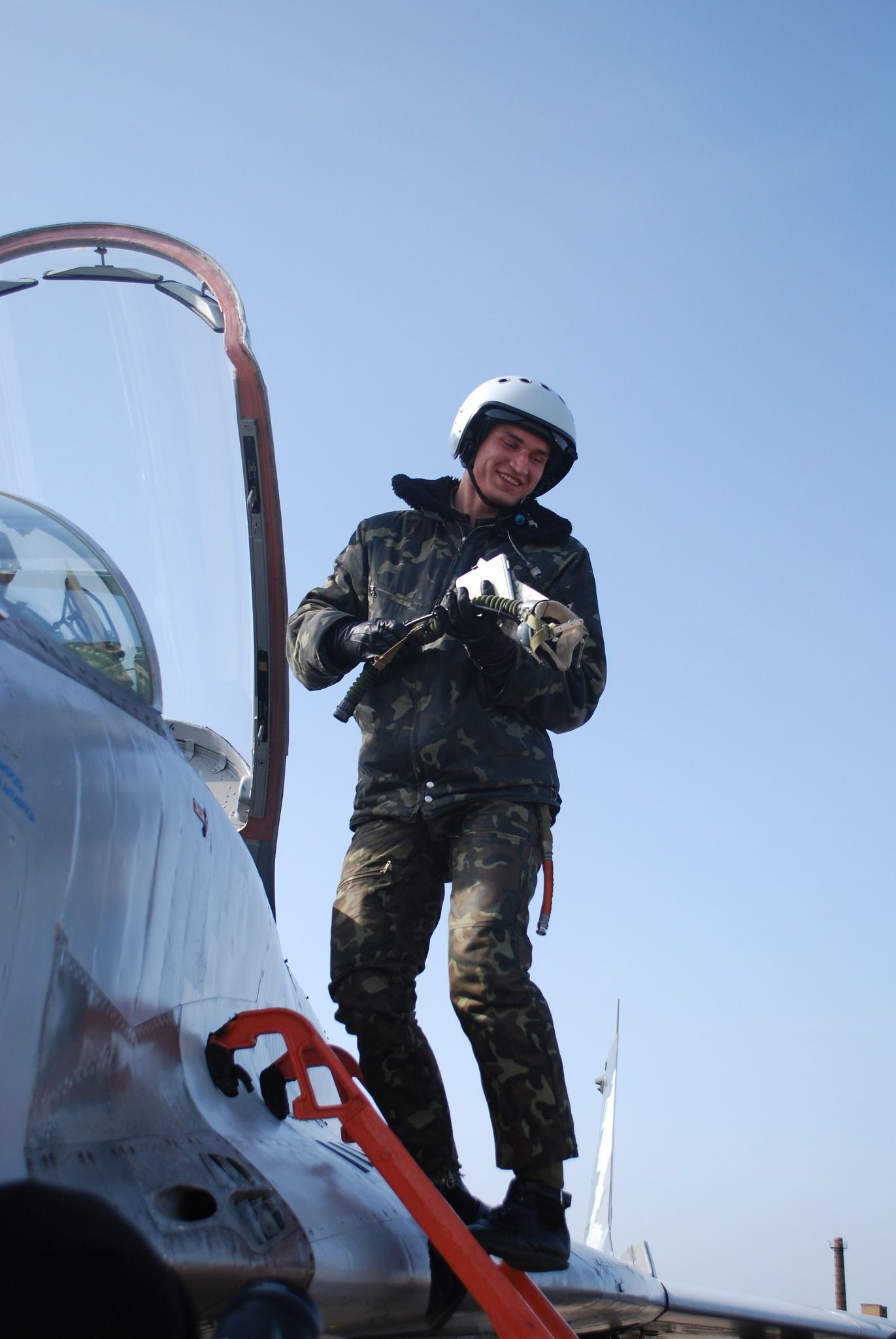 Погибший пилот F-16 Максим Устименко. Фото - Facebook Лилии Аверьяновой Погибший пилот F-16 Максим Устименко. Фото - Facebook Лилии Аверьяновой