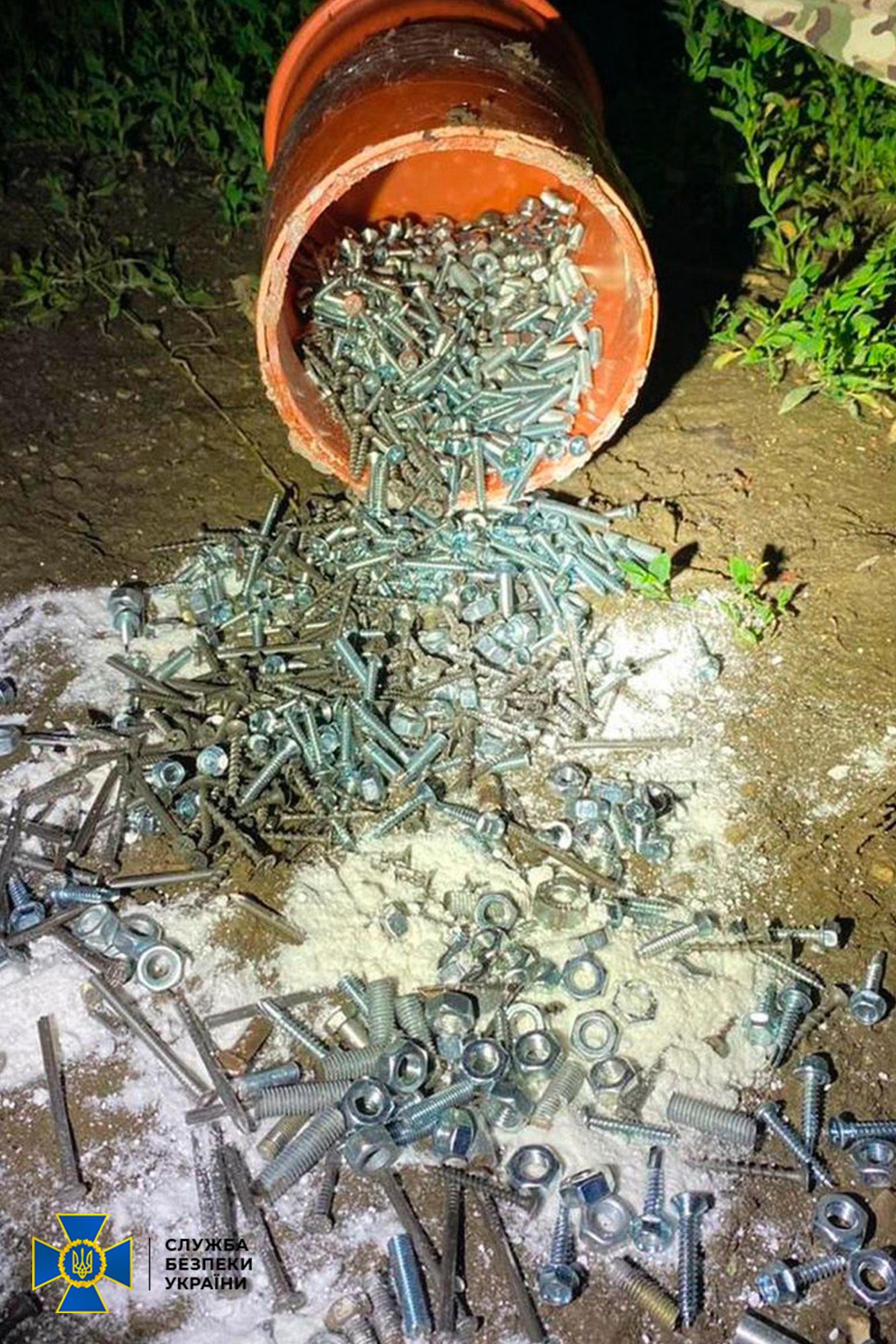 Агент ФСБ производил взрывчатку с гвоздями Агент ФСБ производил взрывчатку с гвоздями