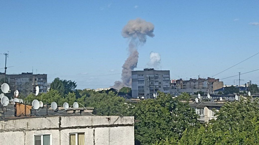 Місце вибухів видно з Житомира.