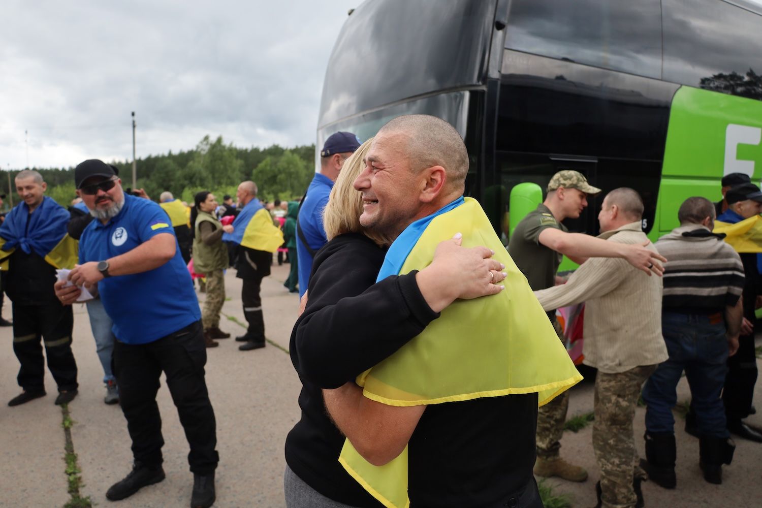 Цієї миті очікує кожна українська сімʼя, чиї рідні опинилися у полоні. На жаль Росія використовує обмін для маніпуляцій, а інколи й справжнього інформаційного терору. 