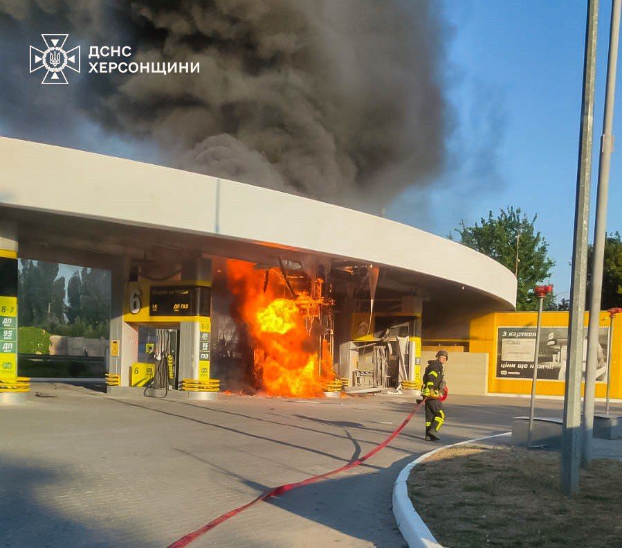 Россияне повторно атаковали спасателей в Херсоне и Харькове