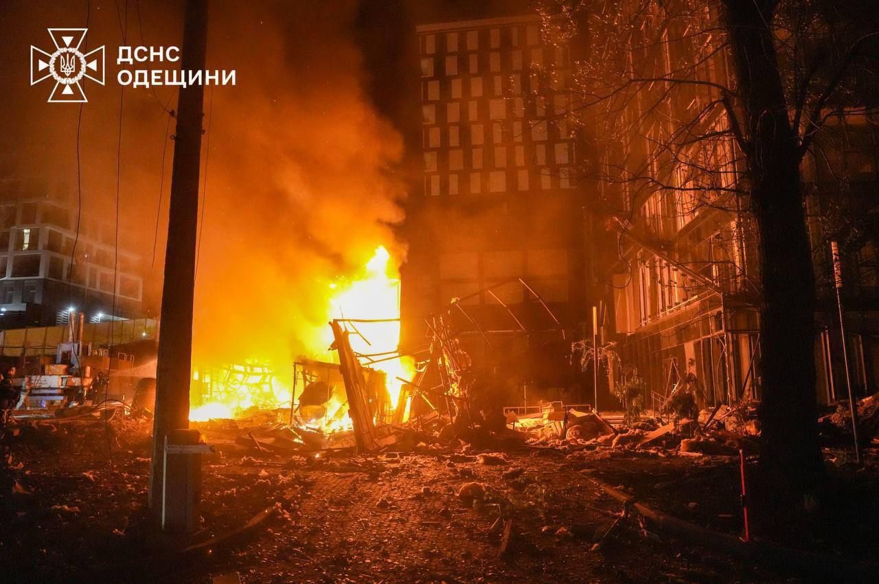 Россия атаковала Одессу "шахедами": в городе есть разрушение и погибший 1