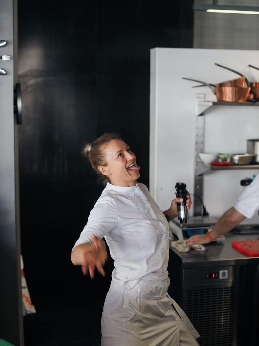 Мартыновскую может выбить все: от носков до лжи