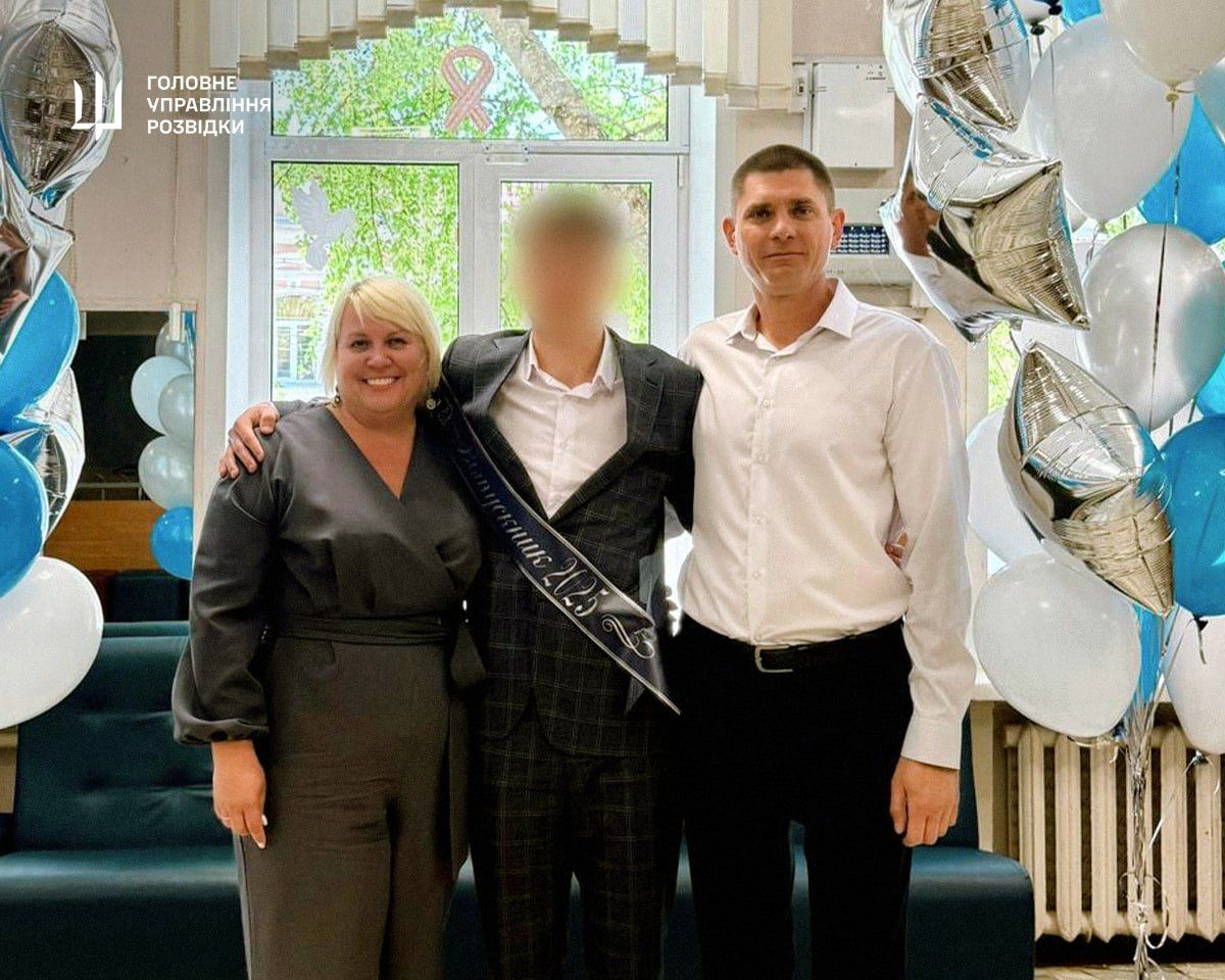 Шейнов – крайний справа